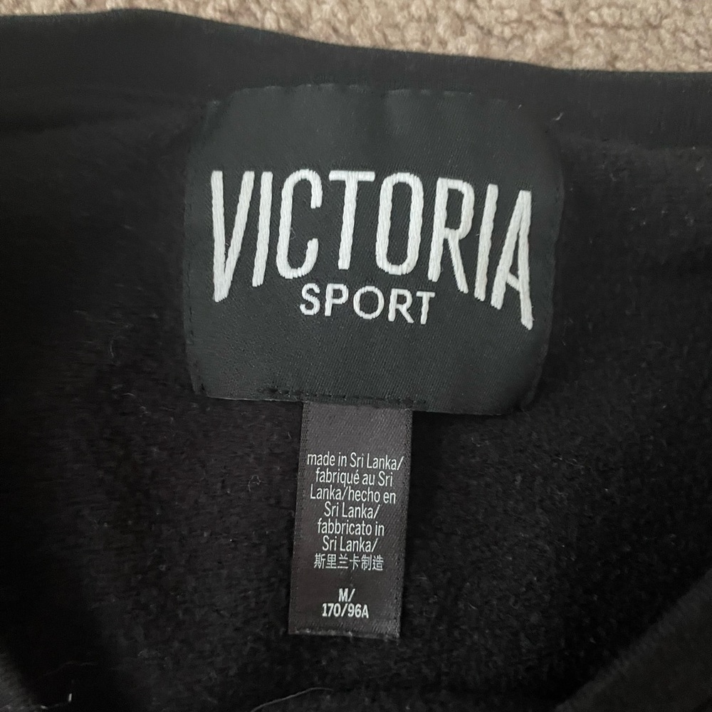 Black VS pullover size M
